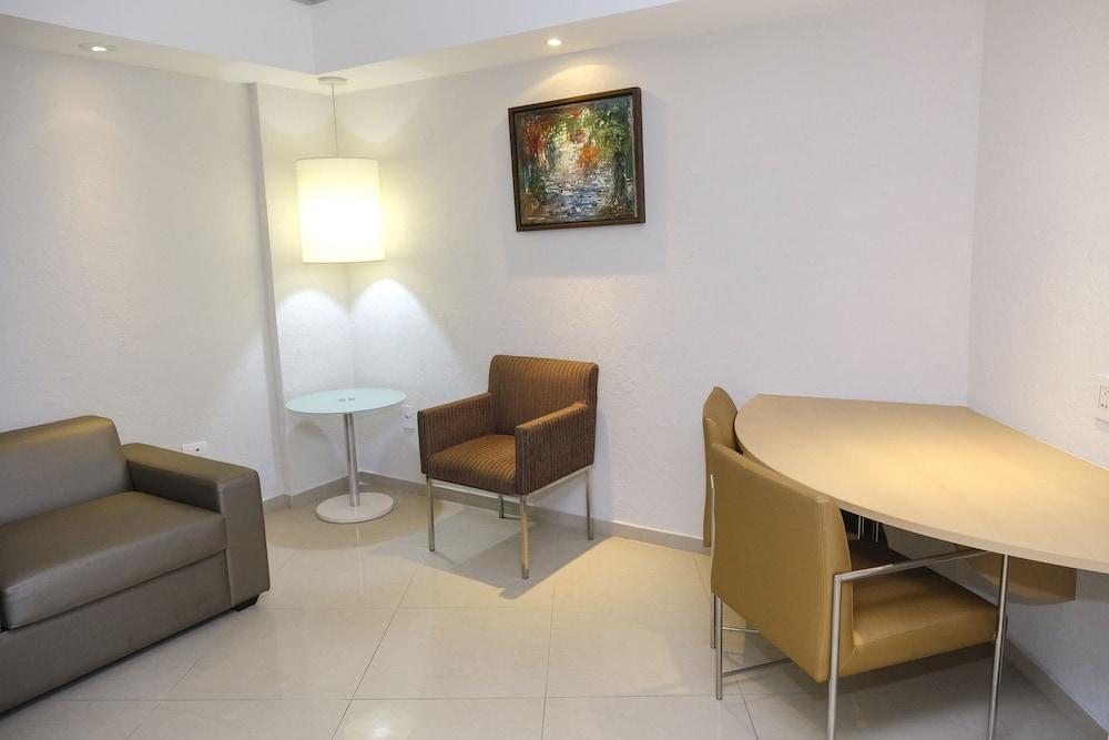 Marante Plaza Hotel